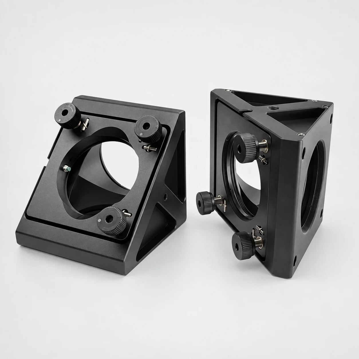 L60T 系列 60 mm 笼式直角反射镜安装座系列主图（AI背景优化，型号以原始规格图为准）